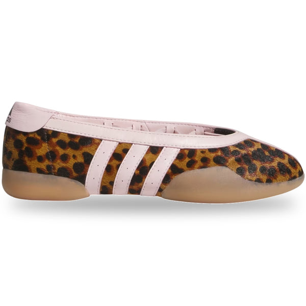 Multicolor sneaker with a prominent brand logo on a white background