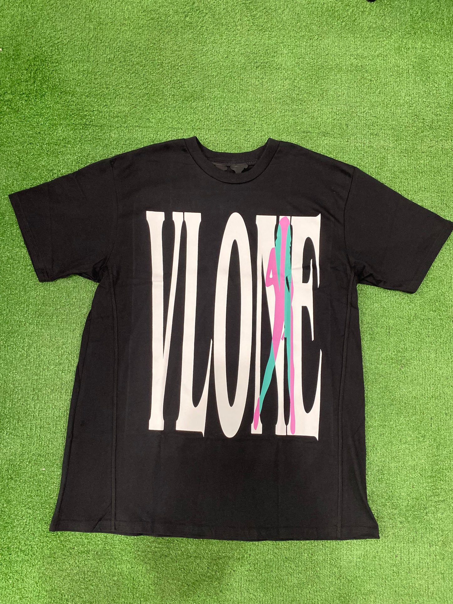 Vlone Vice City T-shirt Black, T-Shirt - Supra Sneakers